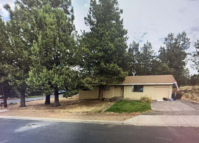 Property at 1008 SW Chamberlain St, Bend, OR 97702, 3 beds, 1 bath