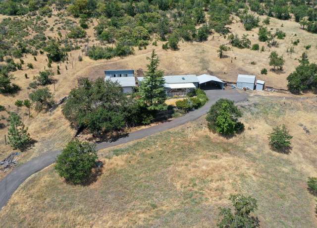 Property at 1374 W Linn Rd, Eagle Point, OR 97524, 3 beds, 2 baths
