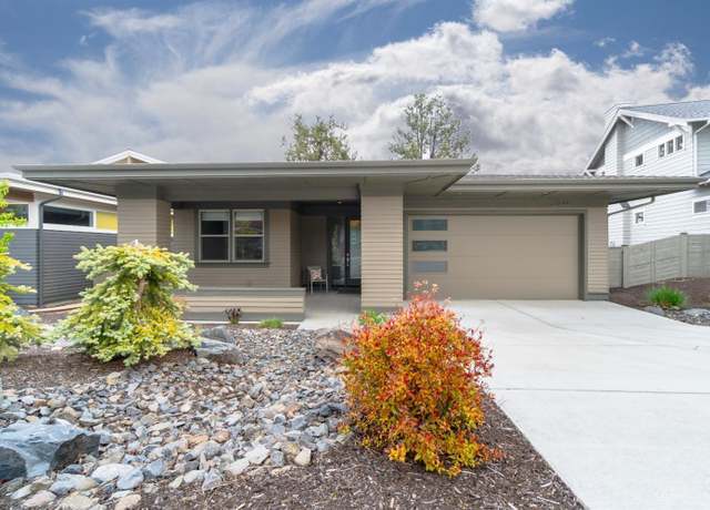 Property at 20644 SE Cougar Peak Dr, Bend, OR 97702, 3 beds, 2 baths