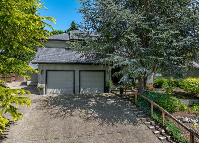 Property at 809 NE Oregon Ave, Grants Pass, OR 97526, 3 beds, 2.5 baths
