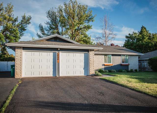 Property at 5048 Laurelwood Dr, Klamath Falls, OR 97603, 3 beds, 2 baths