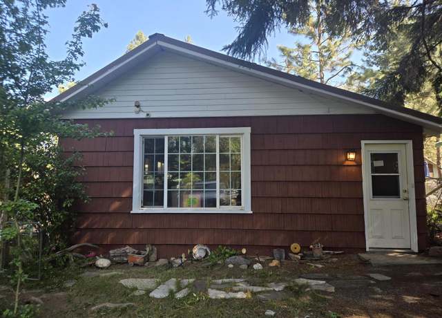 Property at 409 E Ash St, Chiloquin, OR 97624, 3 beds, 1 bath