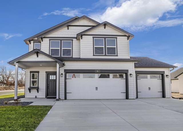 Property at 3587 NW 8th St #20, Redmond, OR 97756, 4 beds, 2.5 baths