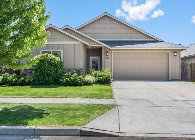 Property at 2952 NW Dogwood Ave, Redmond, OR 97756, 3 beds, 2 baths