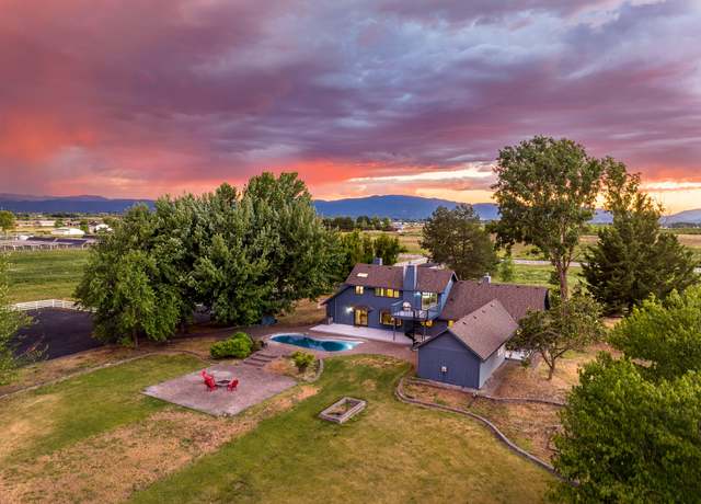 Property at 5900 Mcloughlin Dr, Central Point, OR 97502, 4 beds, 2.5 baths