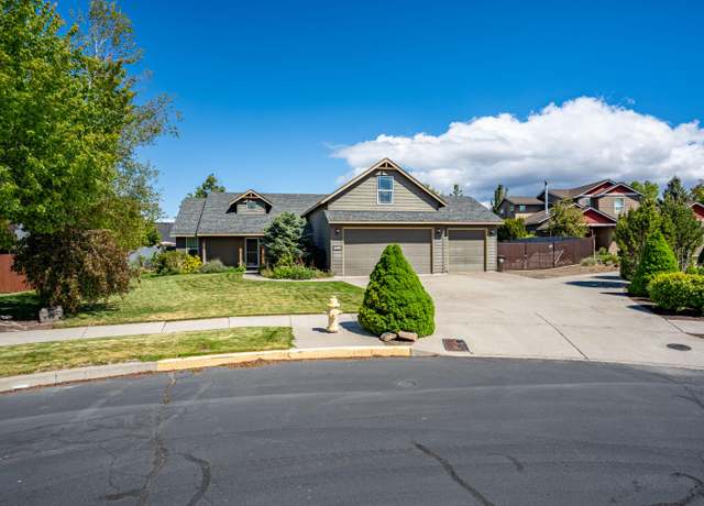 Property at 2144 NW Spruce Ct, Redmond, OR 97756, 3 beds, 2 baths