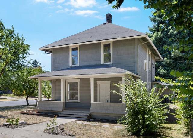 Property at 216 S Orange St, Medford, OR 97501, 3 beds, 2 baths