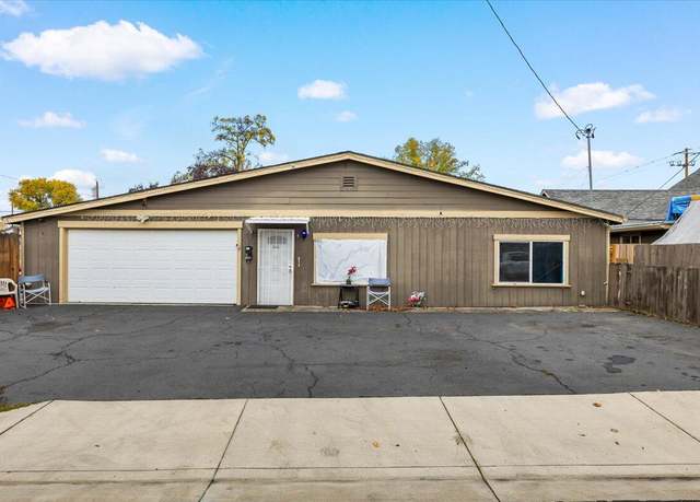 Property at 340 Freeman Rd, Central Point, OR 97502, 5 beds, 3 baths