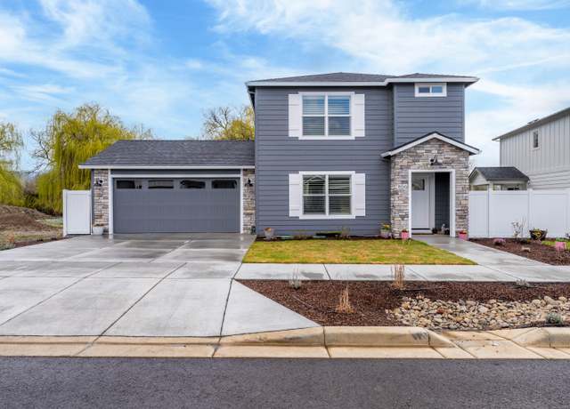 Property at 1656 Monarch Ln, Medford, OR 97504, 3 beds, 2.5 baths