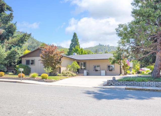 Property at 705 NE Beacon Dr, Grants Pass, OR 97526, 3 beds, 2 baths