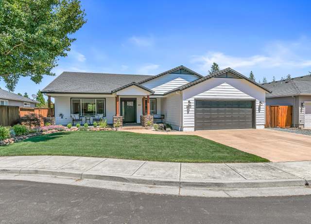 Property at 217 Glenwood Dr, Eagle Point, OR 97524, 3 beds, 2 baths