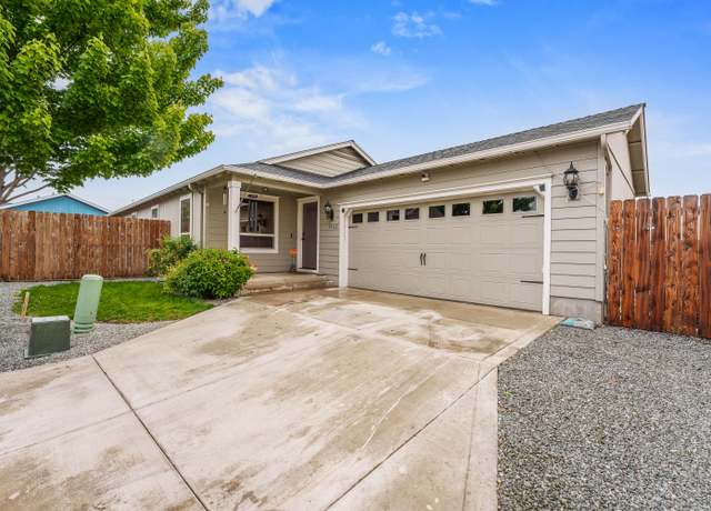 Property at 7560 Christie Way, White City, OR 97503, 3 beds, 2 baths