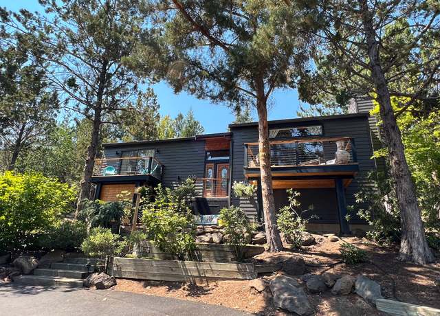 Property at 636 NW Silver Buckle Rd, Bend, OR 97703, 2 beds, 2 baths