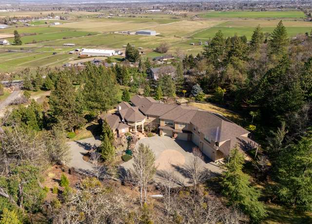 Property at 4459 Old Stage Rd, Central Point, OR 97502, 4 beds, 5.5 baths