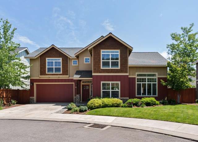 Property at 1072 NE Parkview Ct, Bend, OR 97701, 3 beds, 2.5 baths