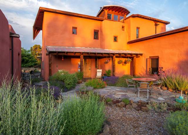 Property at 21685 Butte Ranch Rd, Bend, OR 97702, 3 beds, 2 baths