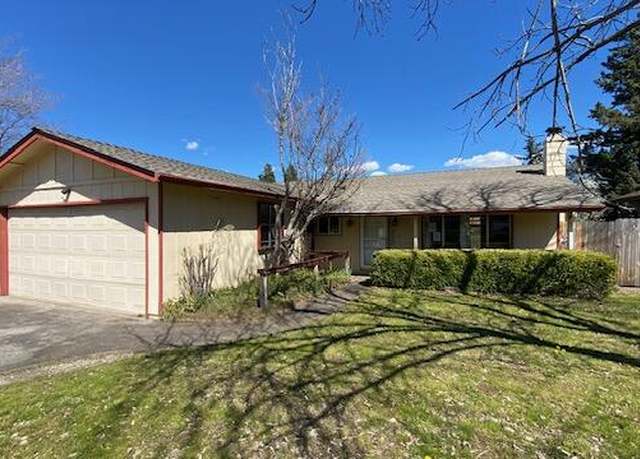 Property at 874 Oak Knoll Dr, Ashland, OR 97520, 2 beds, 2 baths