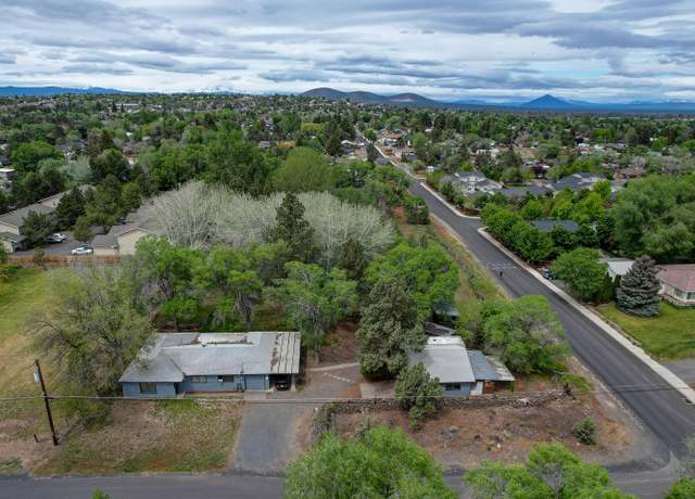 Property at 2547 SW 21st St, Redmond, OR 97756, 2 beds, 1 bath