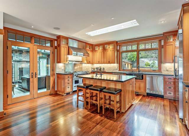 Property at 99 Granite St, Ashland, OR 97520, 4 beds, 7.5 baths