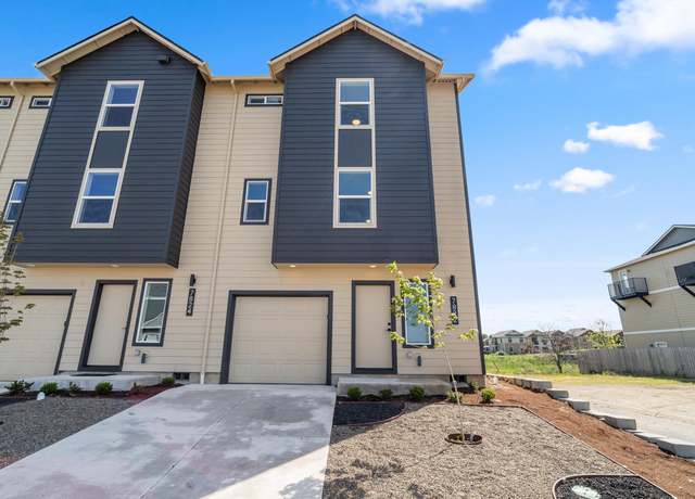 Property at 7822 Jacqueline Way, White City, OR 97503, 3 beds, 2.5 baths
