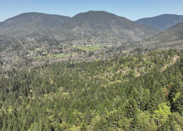 Property at 490 Surrey Dr, Grants Pass, OR 97526
