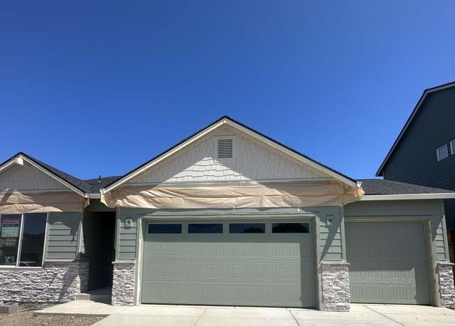 Property at 133 Valemont Dr #36, Eagle Point, OR 97524, 3 beds, 2 baths
