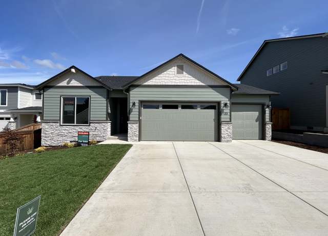 Property at 133 Valemont Dr #36, Eagle Point, OR 97524, 3 beds, 2 baths