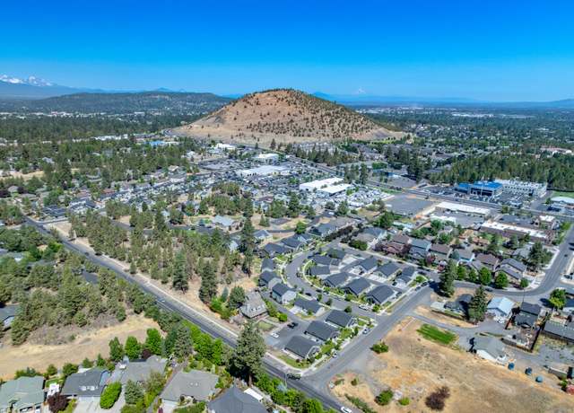 Property at 21021 Damascus Ln, Bend, OR 97701, 3 beds, 2 baths