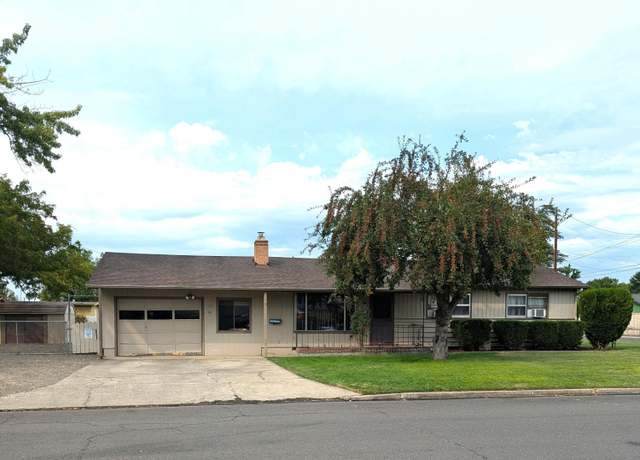 Property at 2009 Grandview Ave, Medford, OR 97504, 3 beds, 1 bath