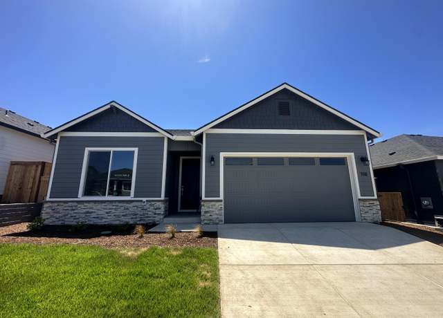 Property at 118 Valemont Dr #16, Eagle Point, OR 97524, 3 beds, 2 baths