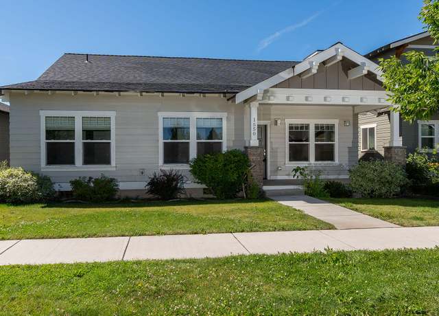 Property at 1550 NW Kingwood Ave, Redmond, OR 97756, 3 beds, 2 baths
