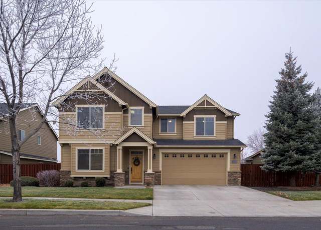 Property at 787 NW 28th St, Redmond, OR 97756, 4 beds, 2.5 baths