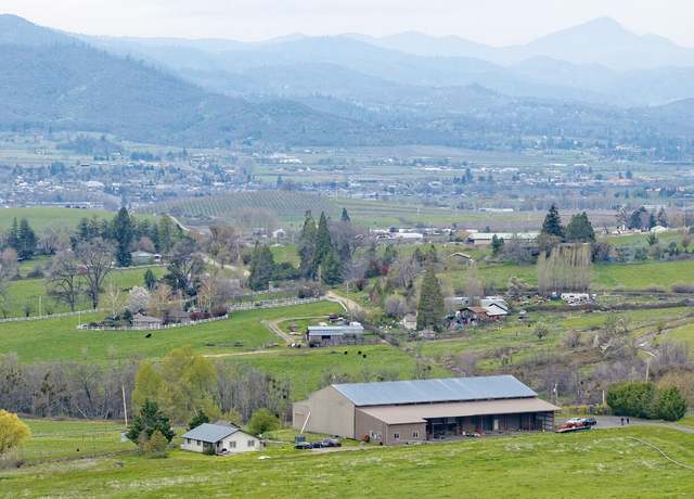 Property at 1620 Butler Creek Rd, Ashland, OR 97520, 3 beds, 2 baths