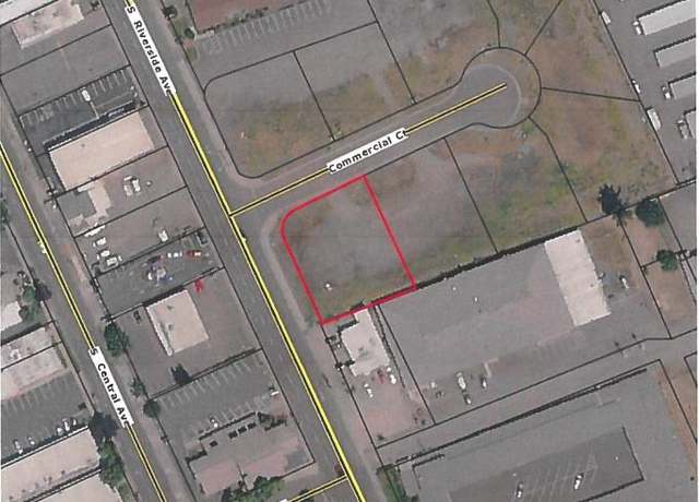 Property at 210 Commercial Ct, Medford, OR 97501