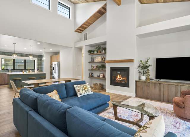 Property at 17915 Playoff Ln, Sunriver, OR 97707, 3 beds, 2.5 baths