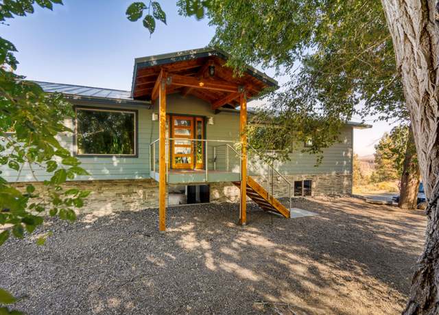 Property at 1585 NW 59th St, Redmond, OR 97756, 4 beds, 3 baths