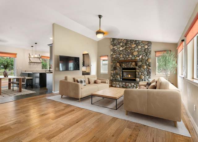 Property at 19405 Indian Summer Rd, Bend, OR 97702, 3 beds, 2 baths