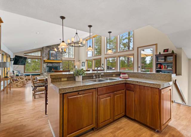 Property at 18105 Dixie Mountain Ln #4, Sunriver, OR 97707, 4 beds, 4 baths