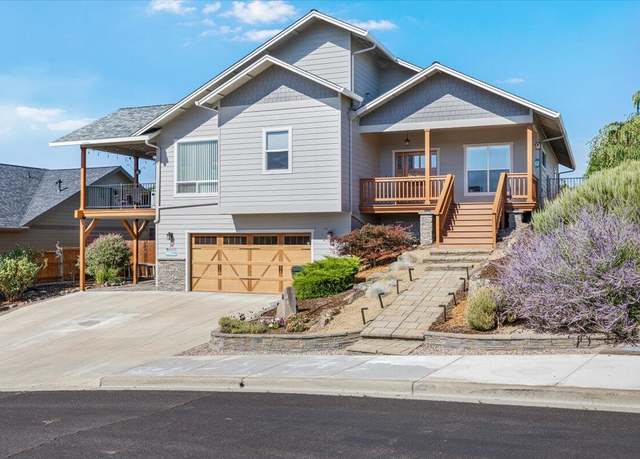 Property at 16 Terra Linda Ct, Eagle Point, OR 97524, 4 beds, 2.5 baths