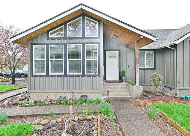 Property at 1027 Chevney Dr, Shady Cove, OR 97539, 3 beds, 2 baths