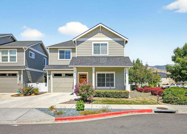 Property at 208 Wintersage, Talent, OR 97540, 3 beds, 2.5 baths