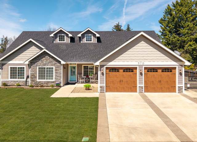 Property at 970 Shafer Ln, Medford, OR 97501, 3 beds, 2 baths
