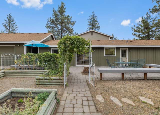 Property at 69222 Yellow Daisy Ln, Sisters, OR 97759, 5 beds, 4 baths