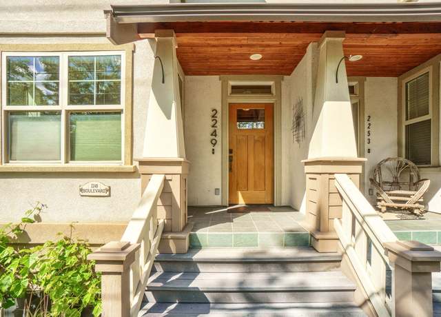 Property at 2249 Siskiyou Blvd, Ashland, OR 97520, 3 beds, 2.5 baths