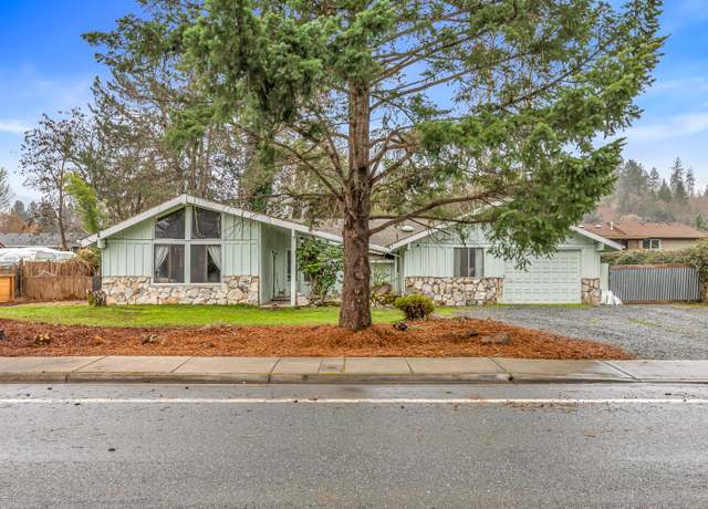 Property at 1151 SE Grandview Ave, Grants Pass, OR 97527, 3 beds, 2 baths