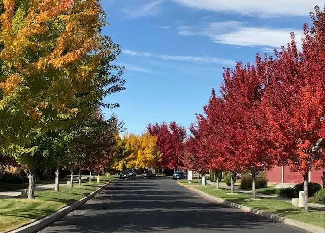 Property at 878 NW 18th Ct, Redmond, OR 97756