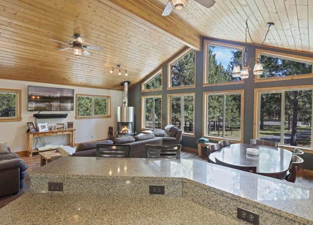 Property at 14590 Mountain View Loop, Sisters, OR 97759, 5 beds, 4 baths