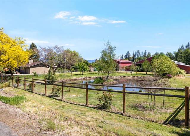Property at 1111 Rounds Ave, Grants Pass, OR 97527, 3 beds, 2.5 baths
