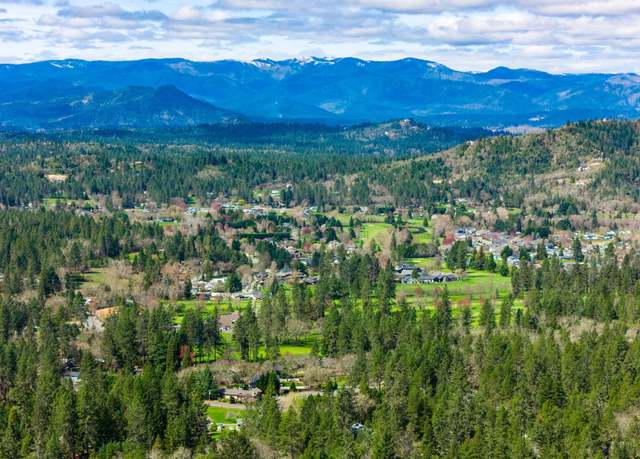 Property at 820 S Espey Rd, Grants Pass, OR 97527