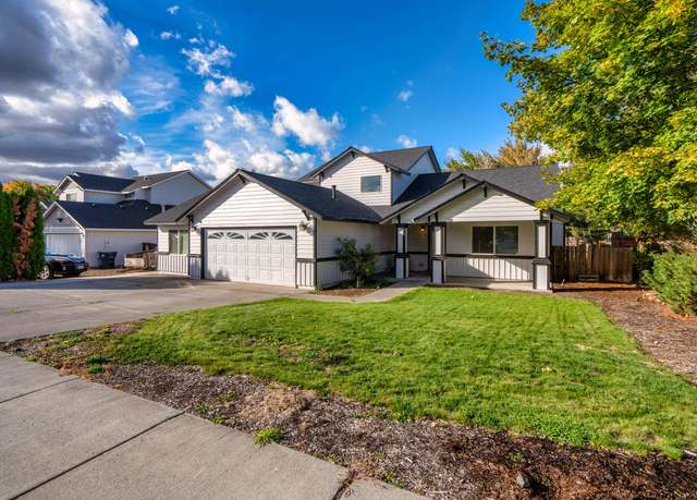Property at 953 NW Poplar Ave, Redmond, OR 97756, 7 beds, 3 baths